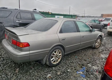 2000 Toyota Camry Le z USA, uszkodzony, nr VIN 4T1BF28K9YU091701